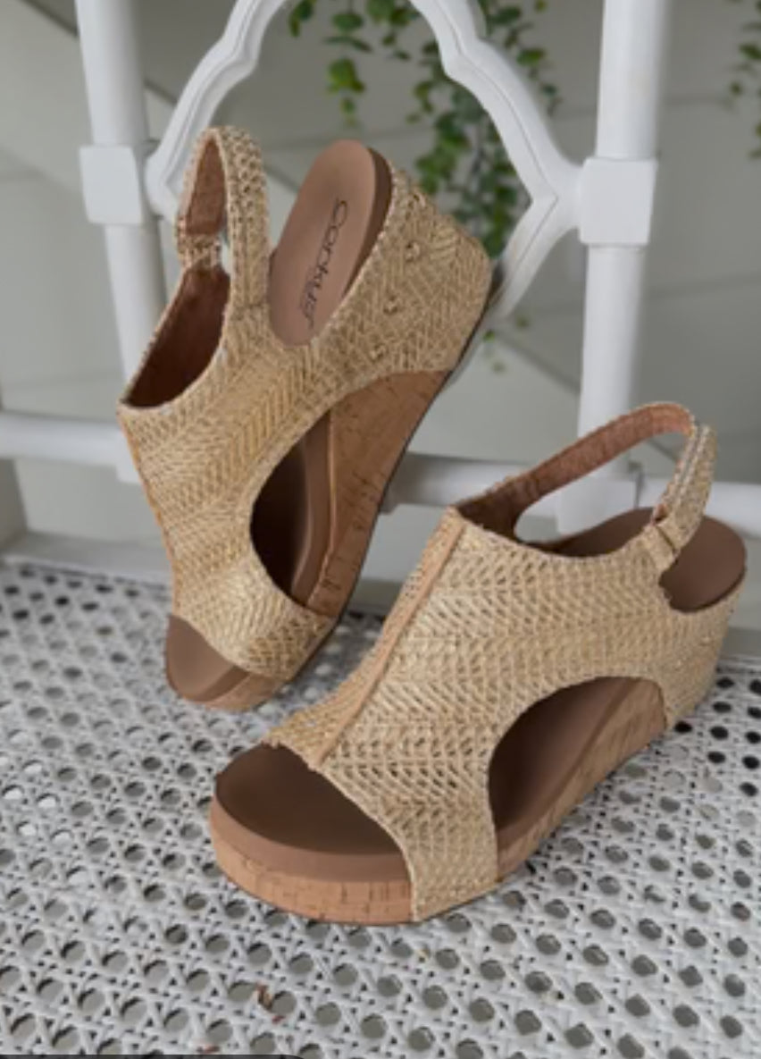 Corky’s Carley Silver Raffia
