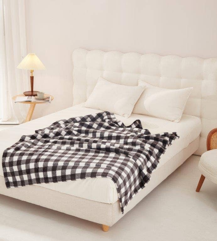 "Black & White Plaid" Footed Flannel Throw 50"x70"