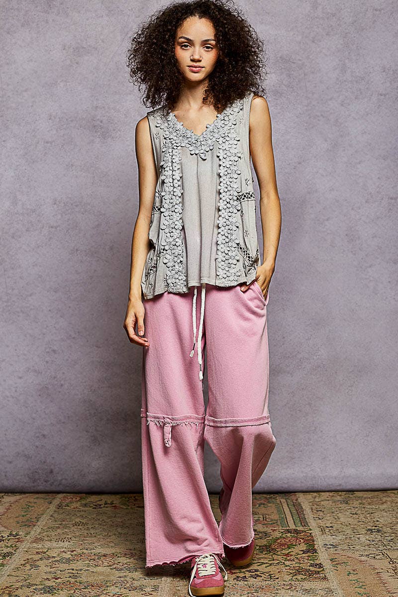 Sleeveless contrast floral lace crochet detail v-neck top