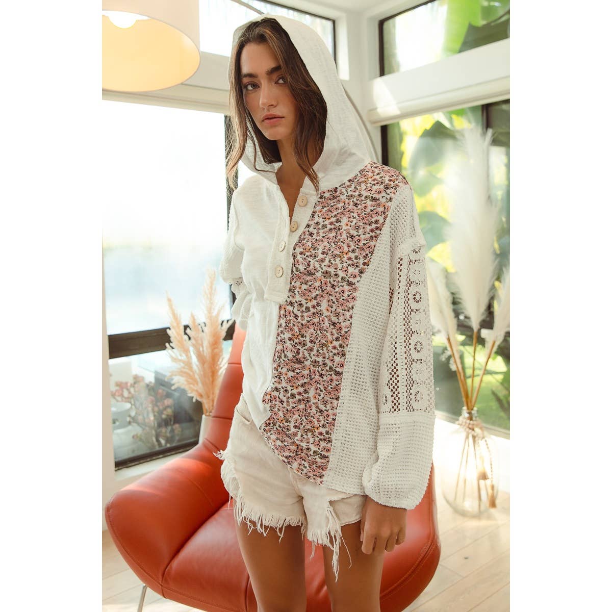 JERSEY WITH LACE BUTTONED BIBI HOODIE