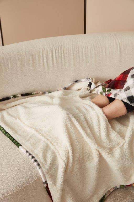 "Country Lodge Patchwork" Footed Flannel Throw 50"x70"