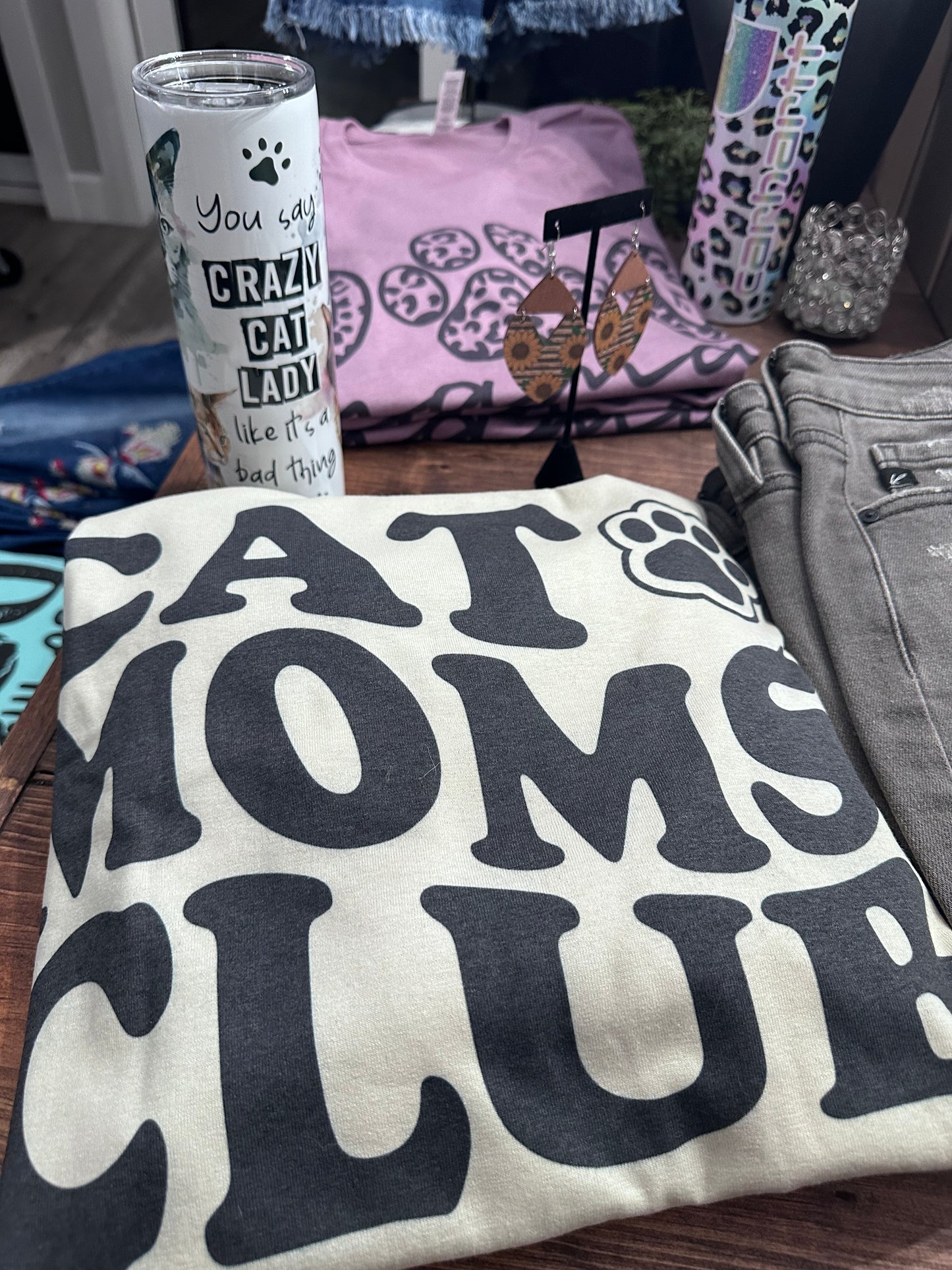 Cat moms club tee