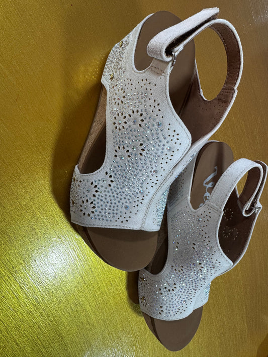 White Starry Night Wedges Very G