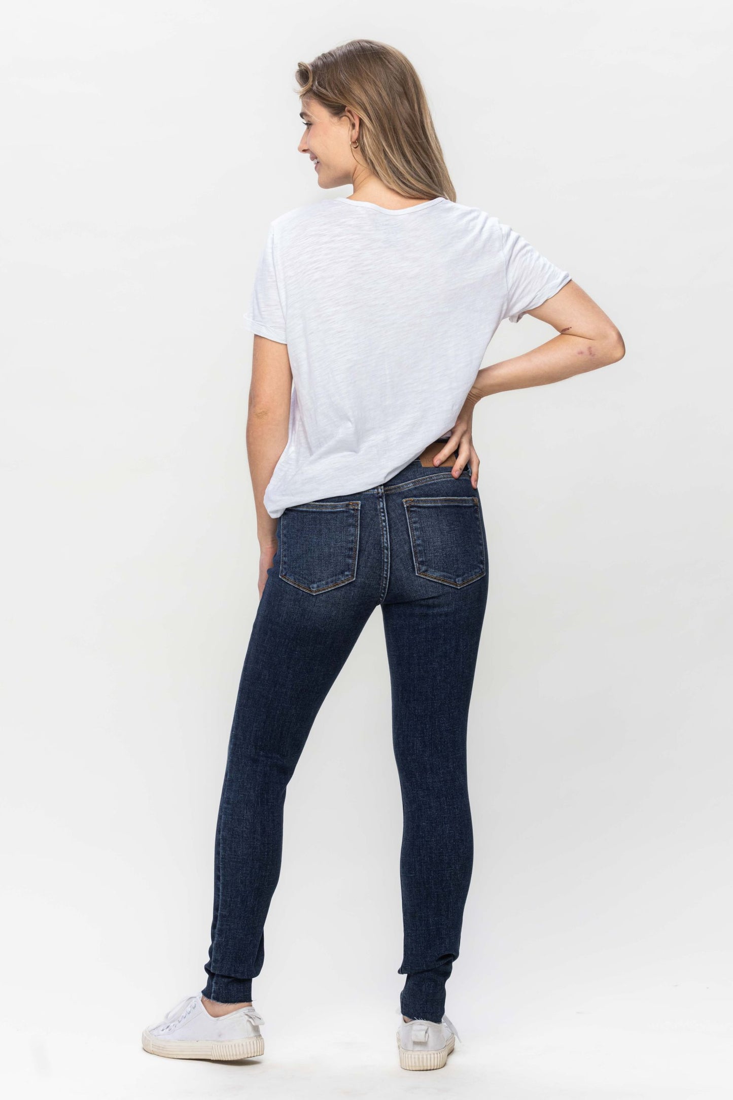 Dark Skinny Frayed Judy Blue