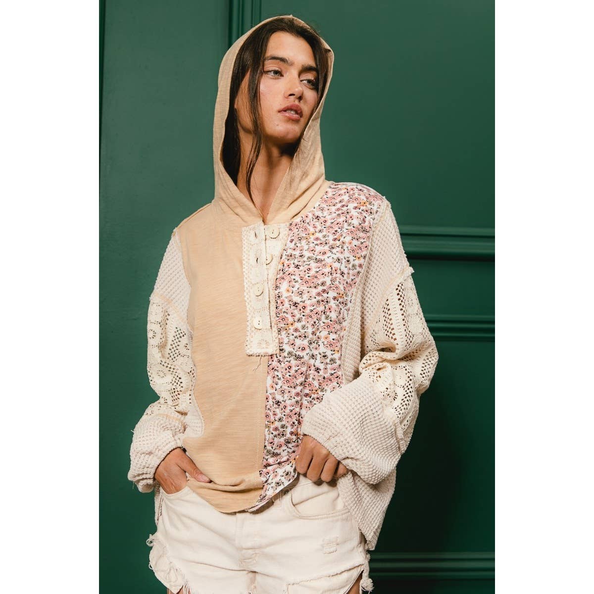 JERSEY WITH LACE BUTTONED BIBI HOODIE