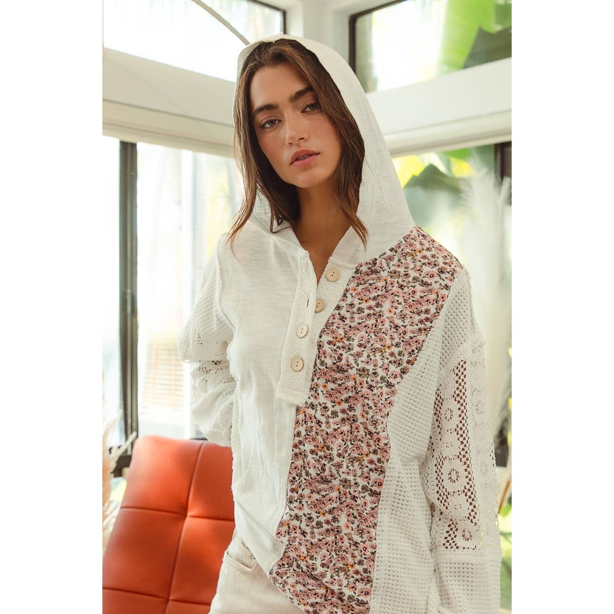 JERSEY WITH LACE BUTTONED BIBI HOODIE