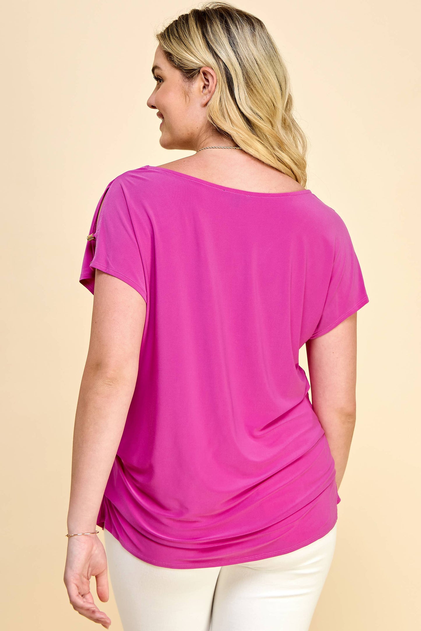 PLUS SIZE SHORT SPLIT SLEEVE  SCOOP NEAK TOP