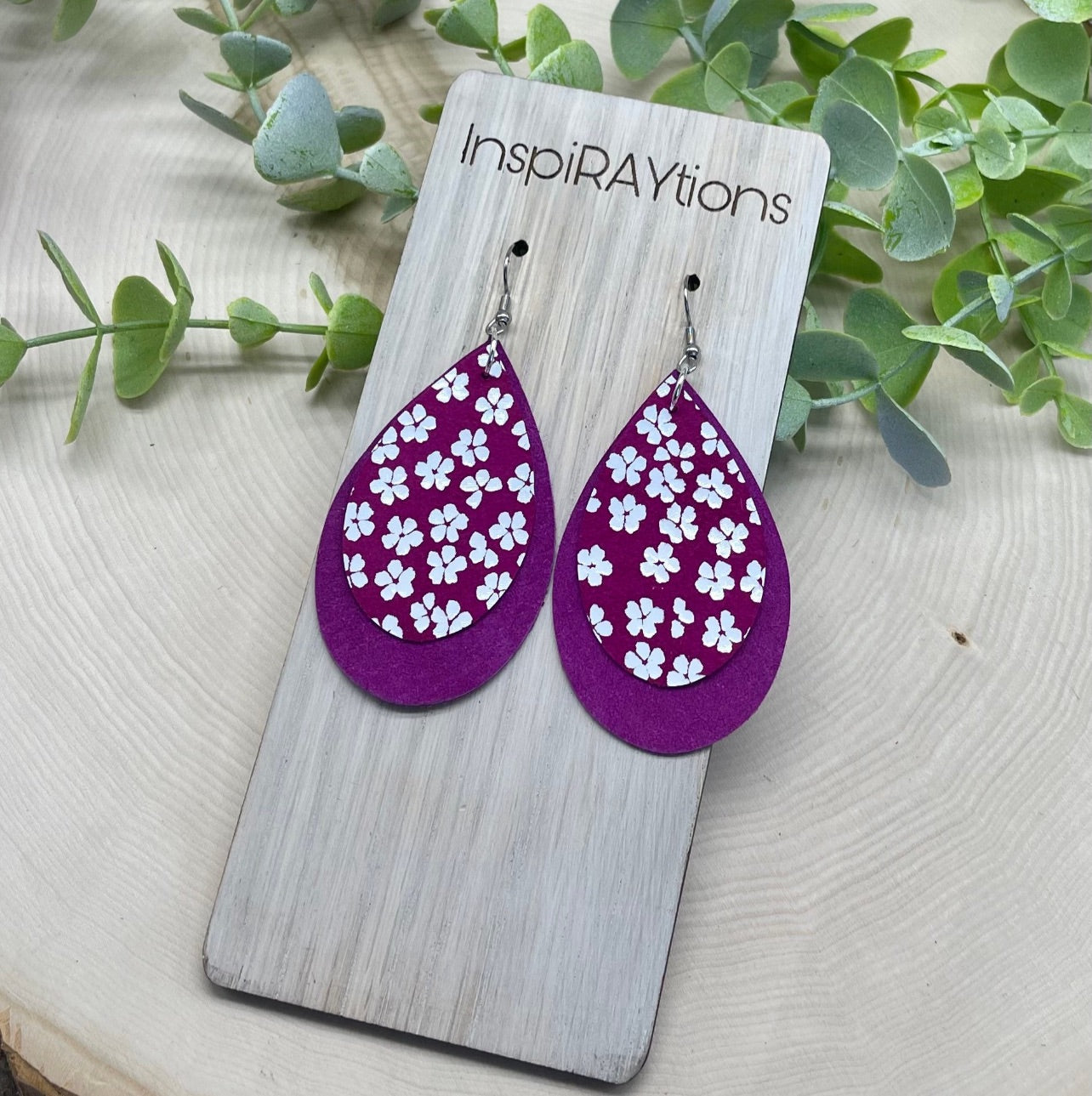 Handmade lightweight magenta pink daisy leather teardrop earrings - 3