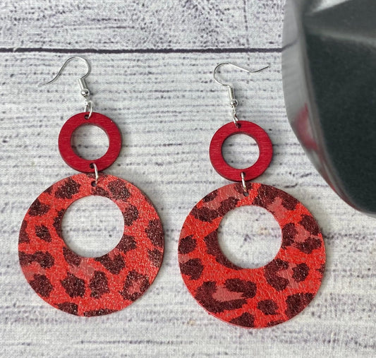 Red leopard open hoop leather earrings  - 1