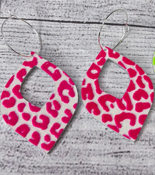 Hot pink fuzzy cheetah open teardrop leather earrings on a hoop - 1