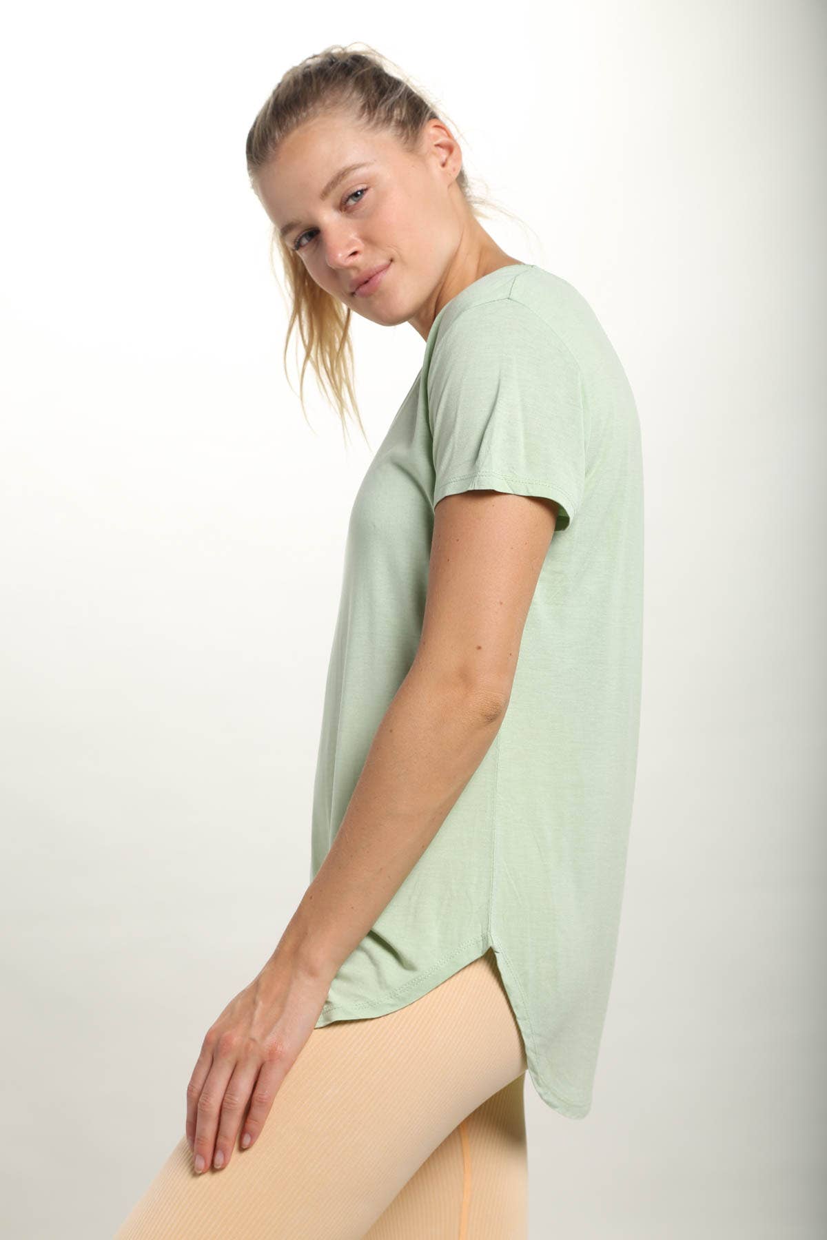 Essential Wave Side Top