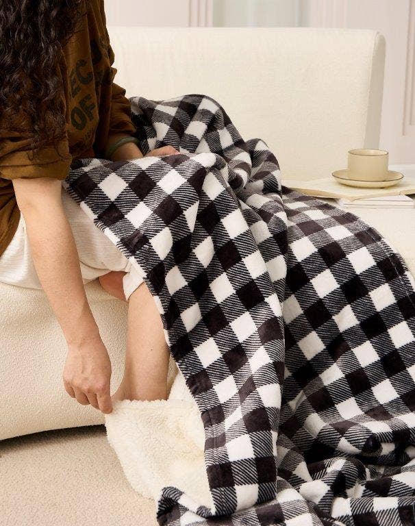 "Black & White Plaid" Footed Flannel Throw 50"x70"
