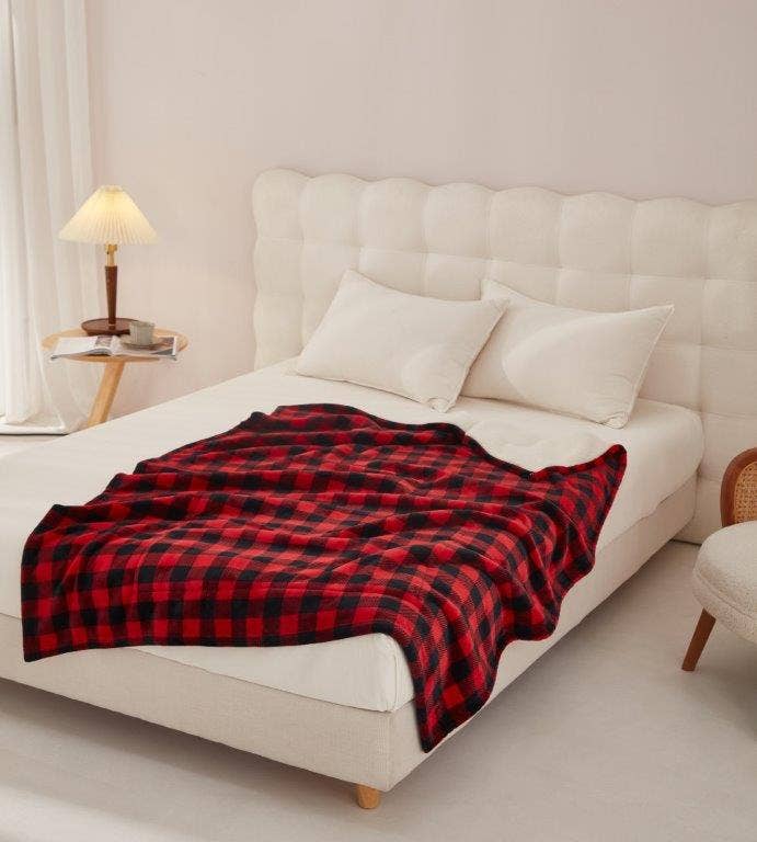 "Red & Black Plaid" Footed Flannel Throw 50"x70"