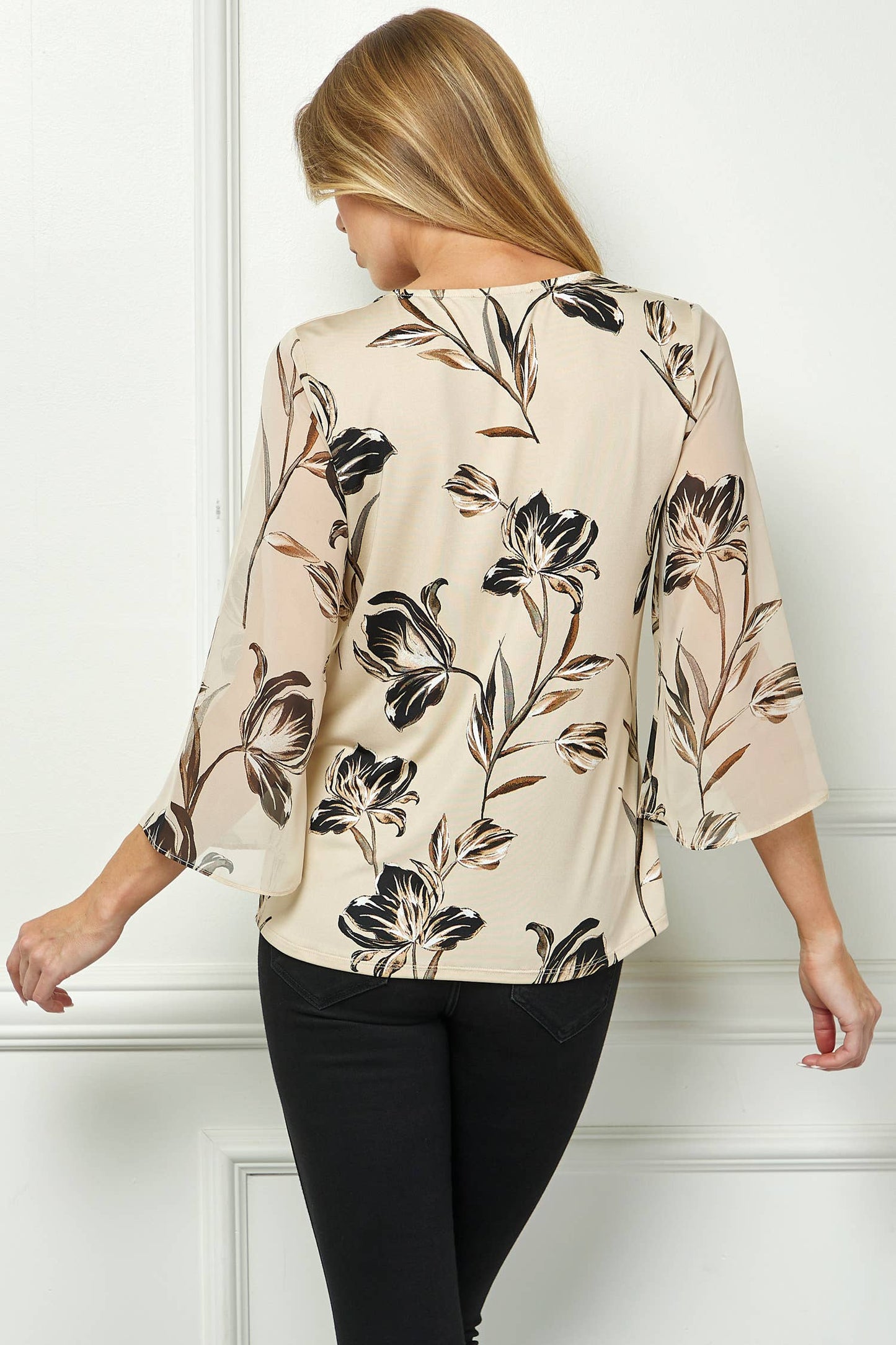 VINTAGE BLOSSOM KEYHOLE NECKLINE KNIT BLOUSE