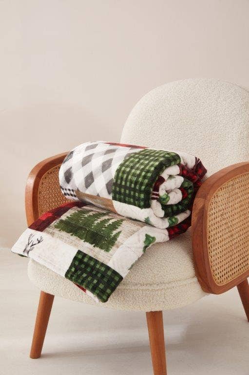 "Country Lodge Patchwork" Footed Flannel Throw 50"x70"