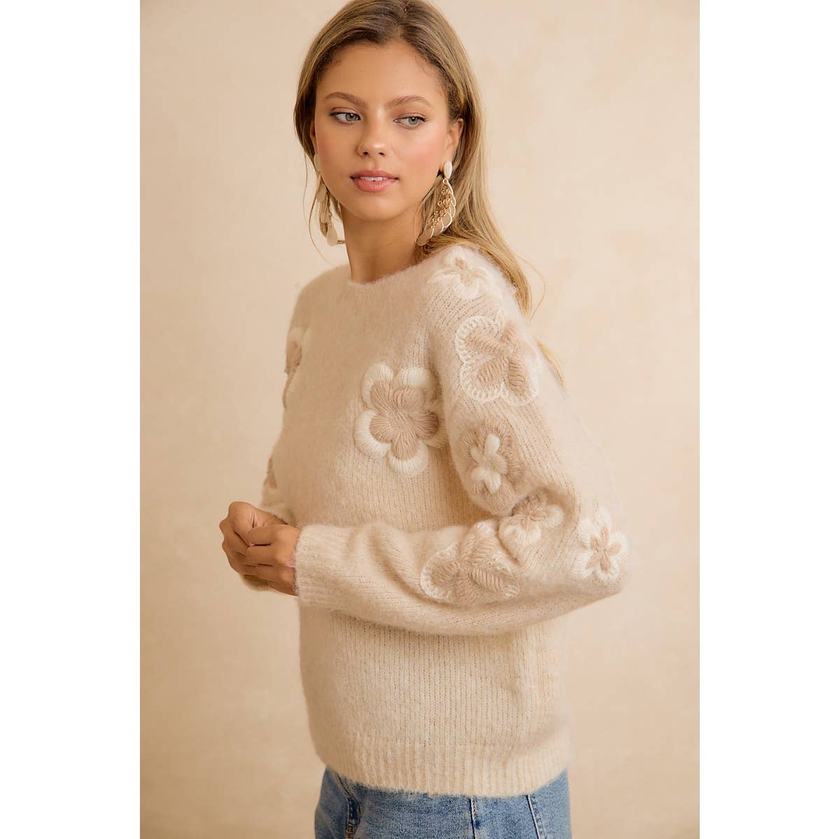 ELEGANT 3D FLORAL BIBI SWEATER SHIPS OCT 20th