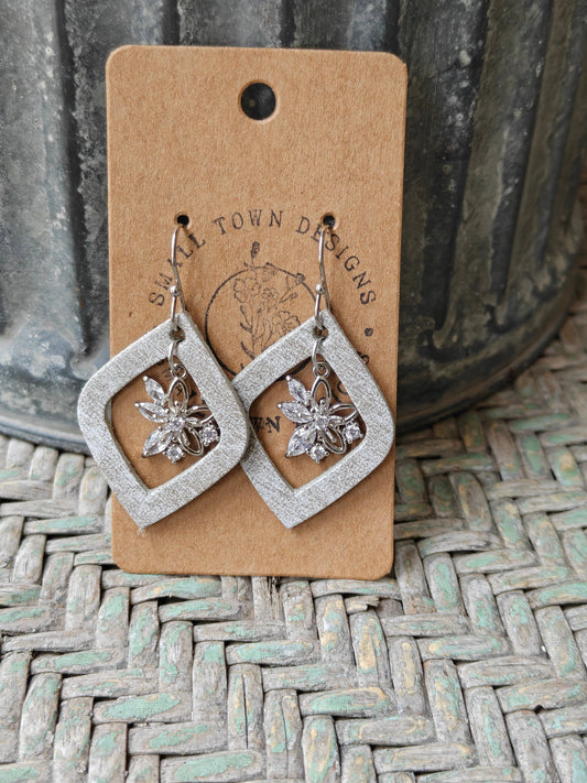 Brown Cream Diamond Earrings