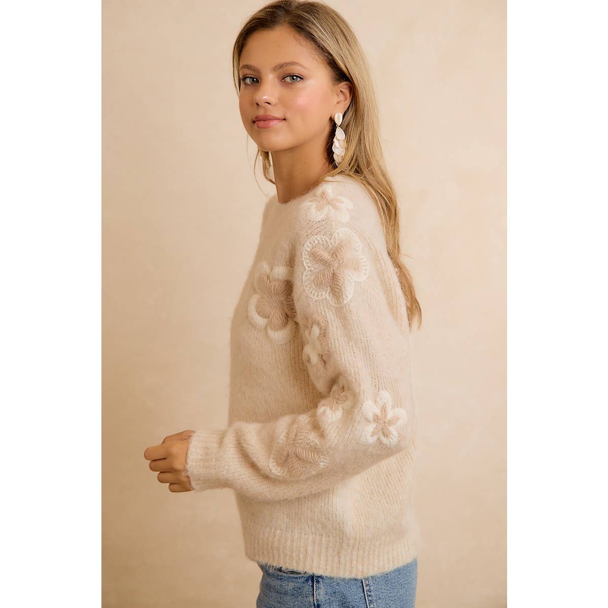 ELEGANT 3D FLORAL BIBI SWEATER SHIPS OCT 20th