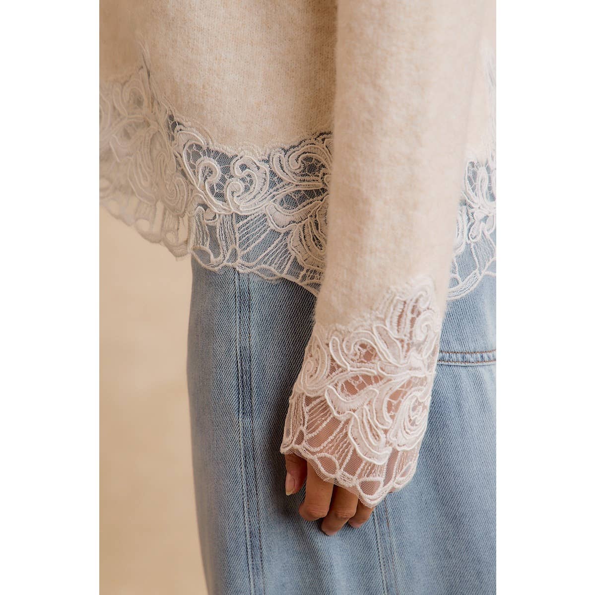 LACE HEM DETAIL CREW NECK SWEATER